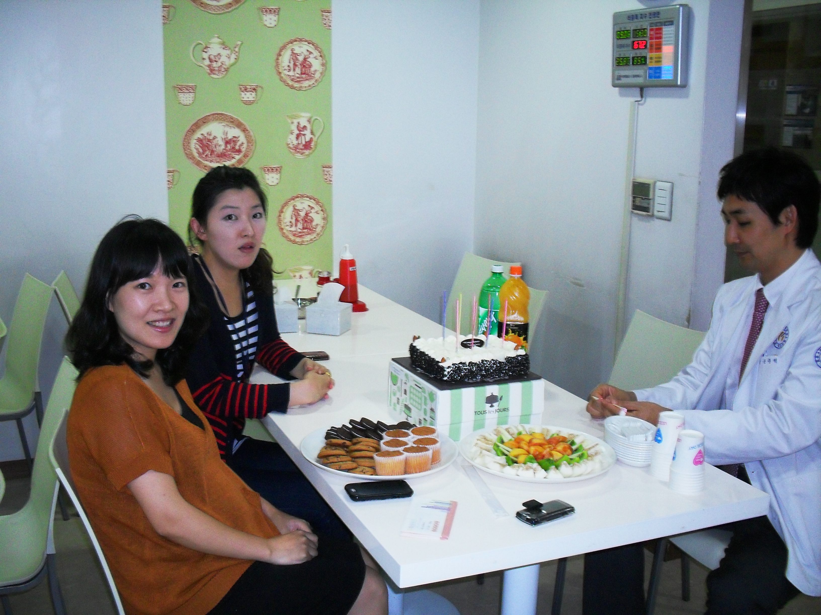 8월 생일자 파티-강남연세사랑병원 게시글의 3번째 첨부파일입니다.