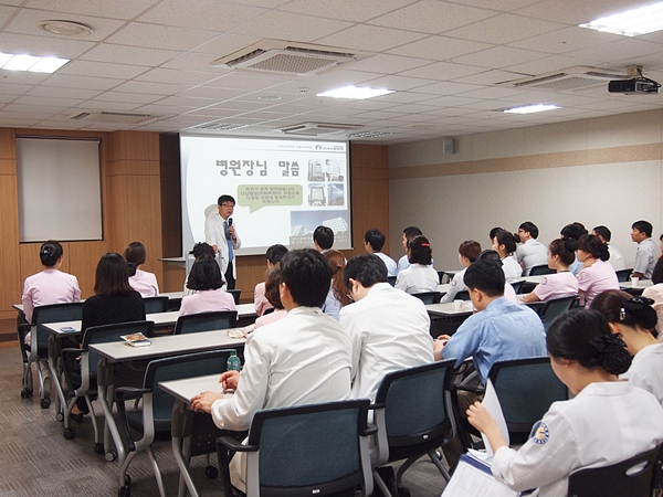 2013-07-01 강남점 7월 월례조회 개최 게시글의 1번째 첨부파일입니다.