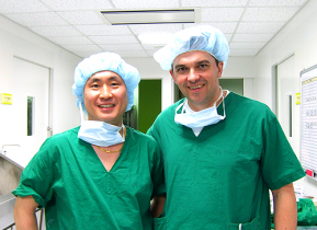 [2008년 4월] 브라질 Dr. Silva 자가연골세포배양 및 이식술 참관 게시글의 1번째 첨부파일입니다.