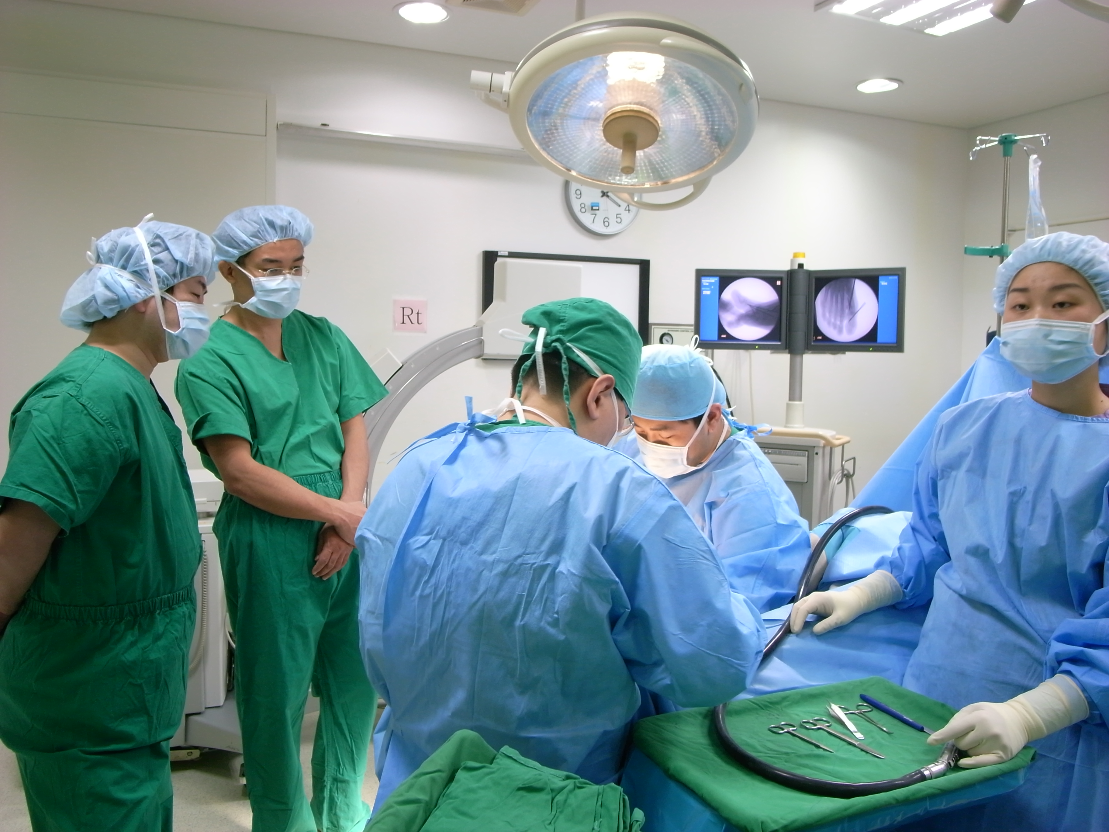 [2009년 12월] 일본 의료진 족부 수술 참관 게시글의 2번째 첨부파일입니다.