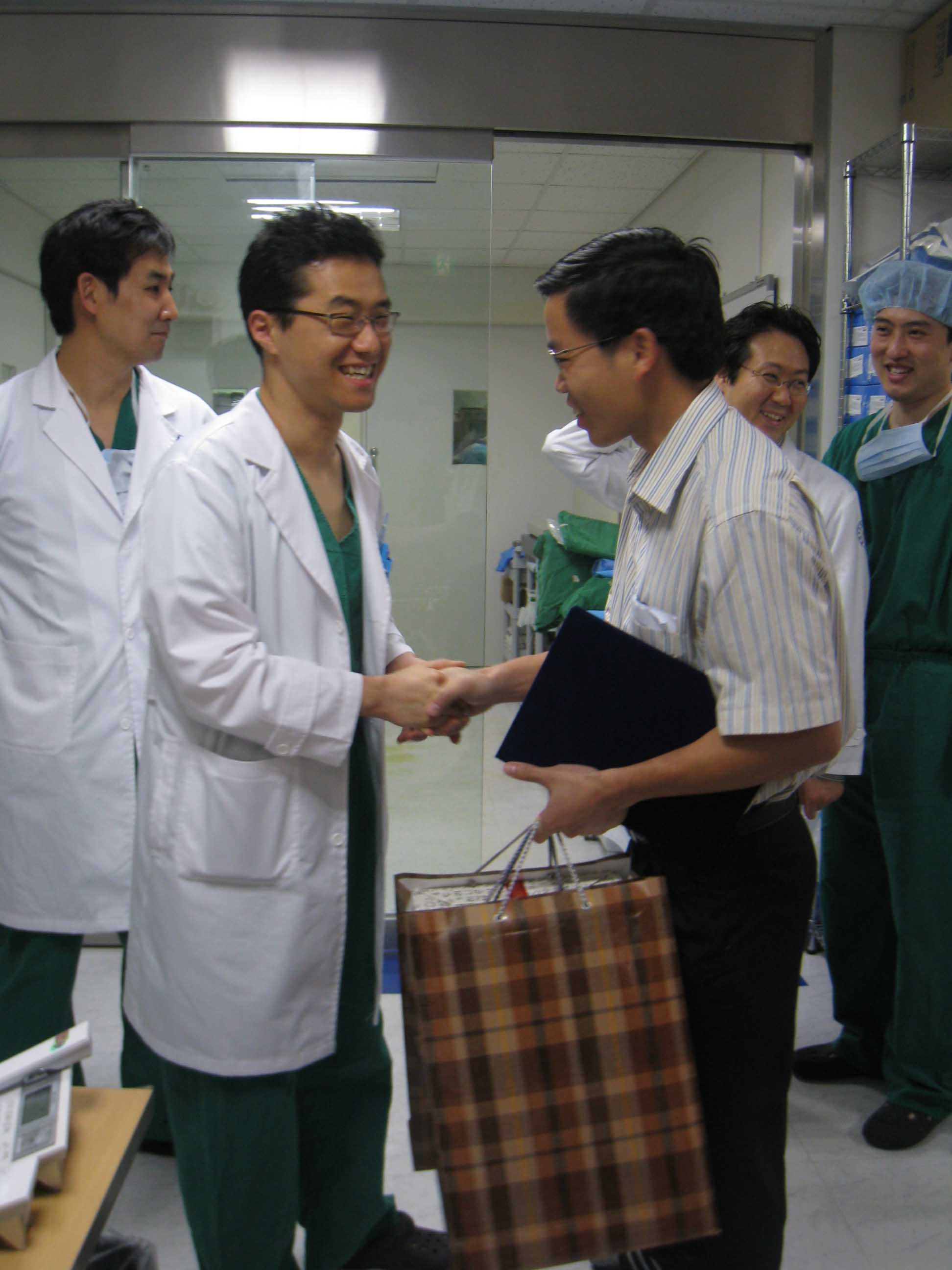 [2009년 5월]베트남의료진 Dr. Tran Trung Dung 방문 및 수료식 게시글의 2번째 첨부파일입니다.